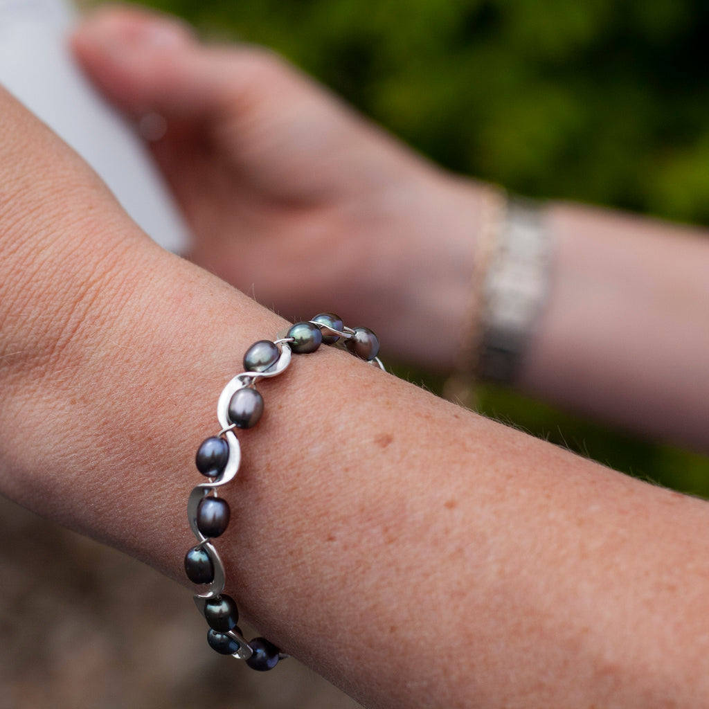 Black FW Pearl Ruffle Bracelet